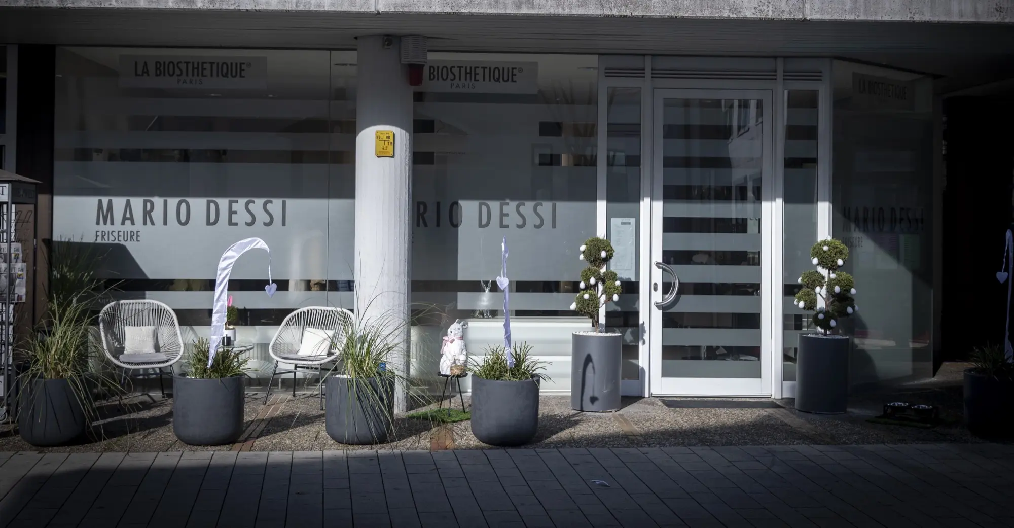 Außenansicht des Friseursalons Mario Dessi Friseure in der Viernheimer Innenstadt